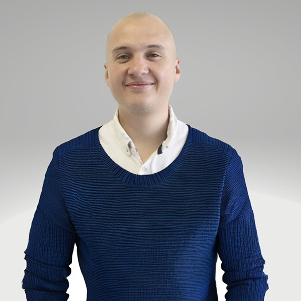 Dr. Carlos E. Builes